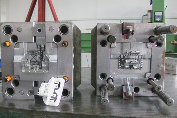 plastic-injection-mold